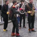 Gloups, pocket brass band (black suits cutomization)
